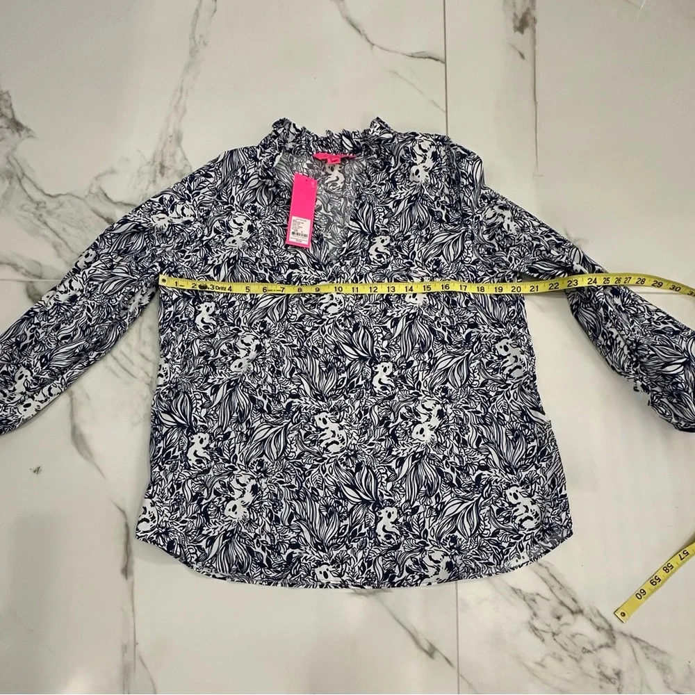 Lilly Pulitzer Sherida Top, Navy/White GDay Mate Print, NWT, Sz. M - Picture 5 of 8